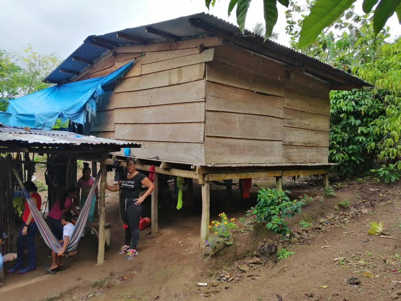 Comunidad rural acompañada por la fundación